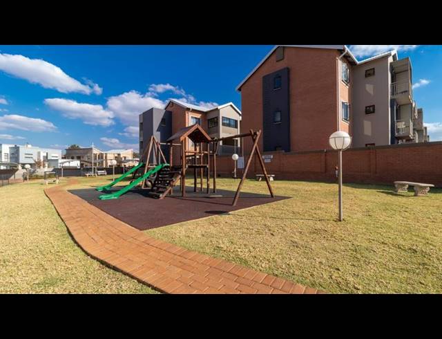 3 BEDROOM APARTMENT FOR SALE IN ROODEPARK ECO ESTATE